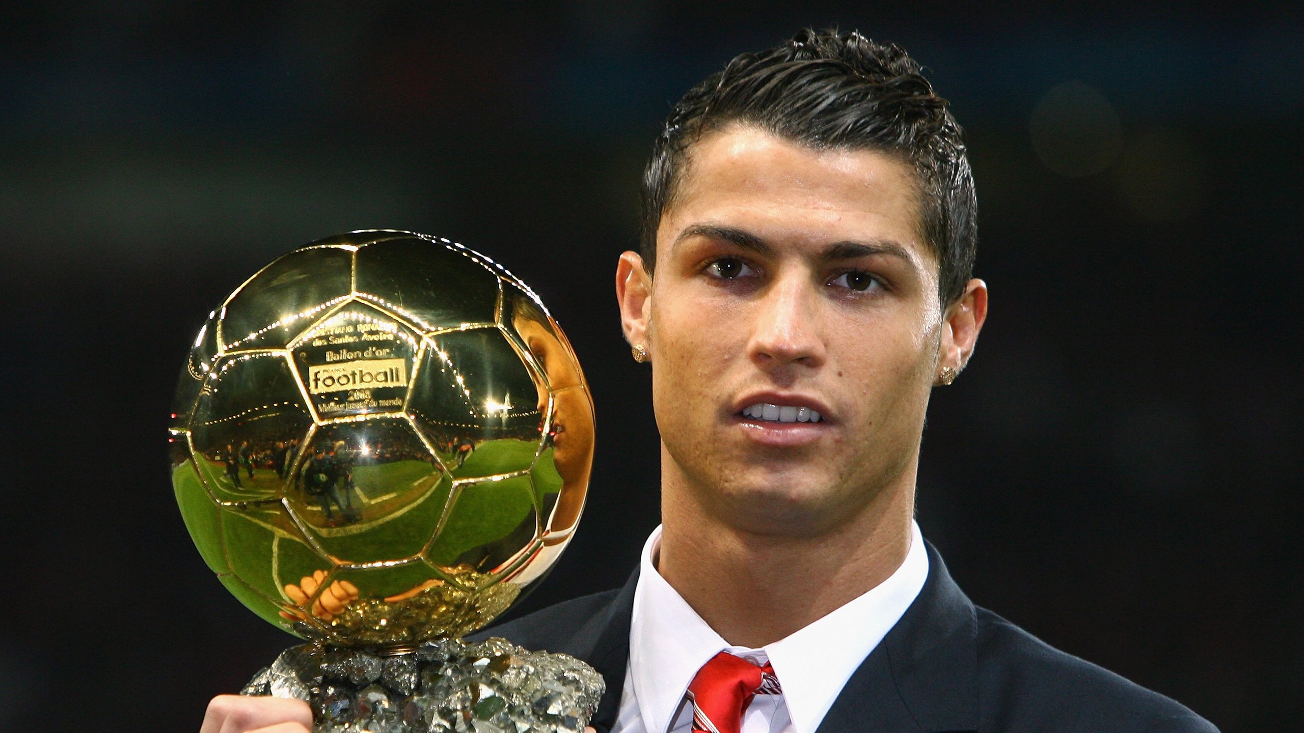 国家队是否考虑建立不同年龄层的技战术模型，进入国家队年龄限制